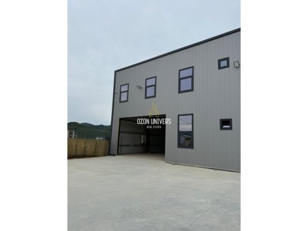 Tirane, jepet me qera ambjent biznesi Kati 2, 1.300 m² 4.000 € (Vaqarr)