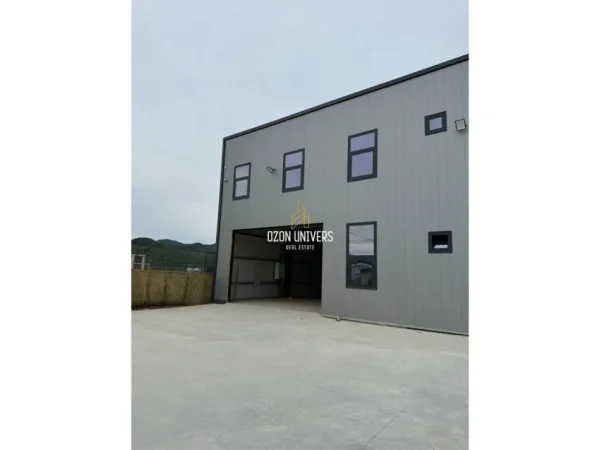 Tirane, jepet me qera ambjent biznesi Kati 2, 1.300 m² 4.000 € (Vaqarr)