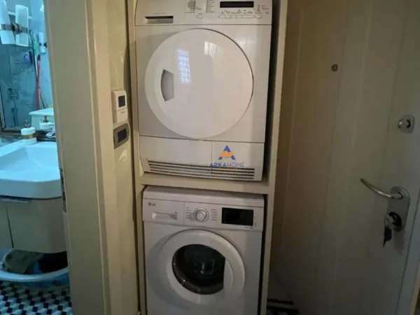 Tirane, jepet me qera apartament 3+1+Ballkon , 110 m² 750 € (UNAZA E RE)