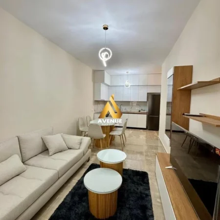 Tirane, jepet me qera apartament 2+1+Ballkon Kati 5, 92 m² 550 € (Rruga 3 Deshmoret)