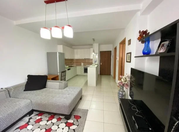 Tirane, shitet apartament 1+1+Ballkon , 64 m² (Yzberisht)