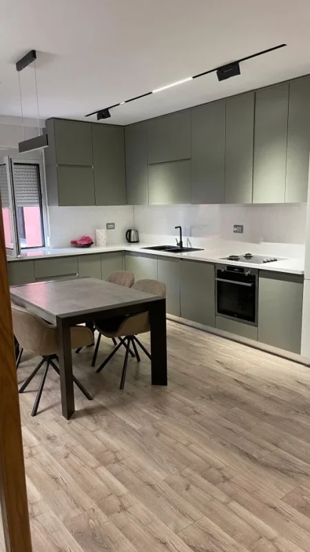 Tirane, jap me qera apartament 2+1 Kati 2, 106 m² 500 € (Yzberisht)