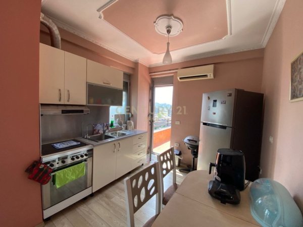 Tirane, shes apartament 1+1 Kati 5, 81 m² 95.000 € (Spitali Hygea)
