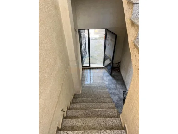 Durres, jepet me qera shtepi 2+1+Ballkon Kati 2, 159 m² 350 € (Lagjia 18, Durrës)