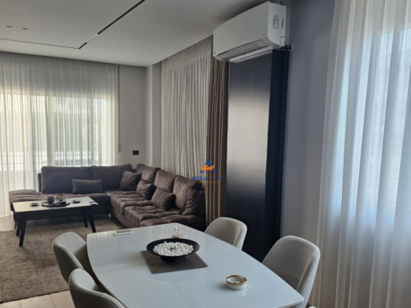 Tirane, jepet me qera apartament 2+1+Ballkon , 100 m² 700 € (BOHEM LOUNGE, UNAZA E RE)