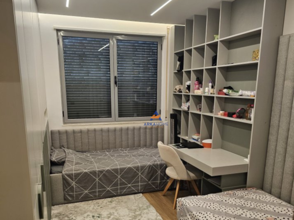 Tirane, jepet me qera apartament 2+1+Ballkon , 100 m² 700 € (BOHEM LOUNGE, UNAZA E RE)