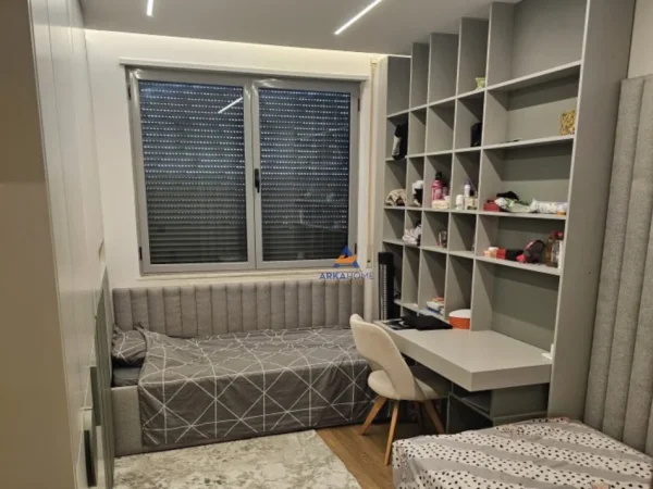 Tirane, jepet me qera apartament 2+1+Ballkon , 100 m² 700 € (BOHEM LOUNGE, UNAZA E RE)