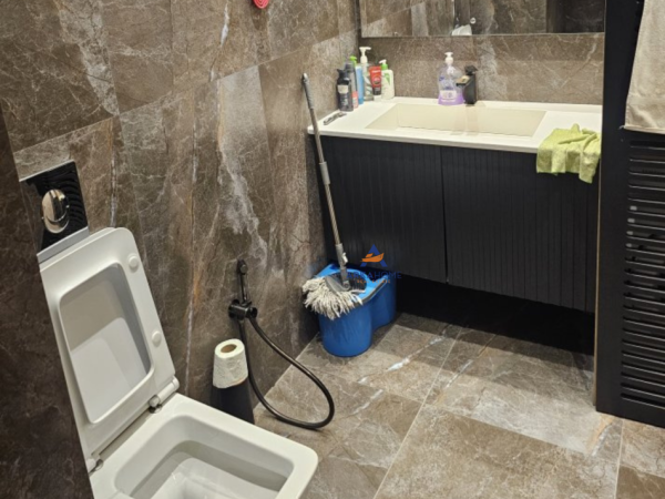 Tirane, jepet me qera apartament 2+1+Ballkon , 100 m² 700 € (BOHEM LOUNGE, UNAZA E RE)