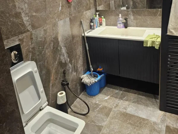 Tirane, jepet me qera apartament 2+1+Ballkon , 100 m² 700 € (BOHEM LOUNGE, UNAZA E RE)