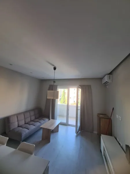 Tirane, shitet apartament 1+1+Ballkon Kati 3, 61 m² 140.000 € (Rruga Thanas Ziko)