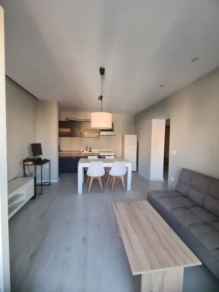 Tirane, shitet apartament 1+1+Ballkon Kati 3, 61 m² 140.000 € (Rruga Thanas Ziko)