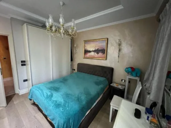 Tirane, jepet me qera apartament 3+1+Ballkon Kati 5, 110 m² 750 € (Rruga Dhaskal Todri)