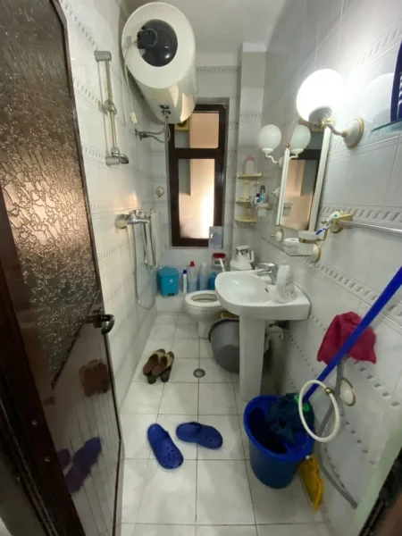 Tirane, jepet me qera apartament 1+1 Kati 3, 59 m² 500 € (Medreseja)