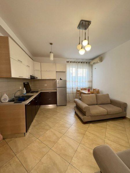 Tirane, jepet me qera apartament 2+1 Kati 7, 90 m² 550 € (Perballe Delijorgjit, Rruga Stavri Themeli)