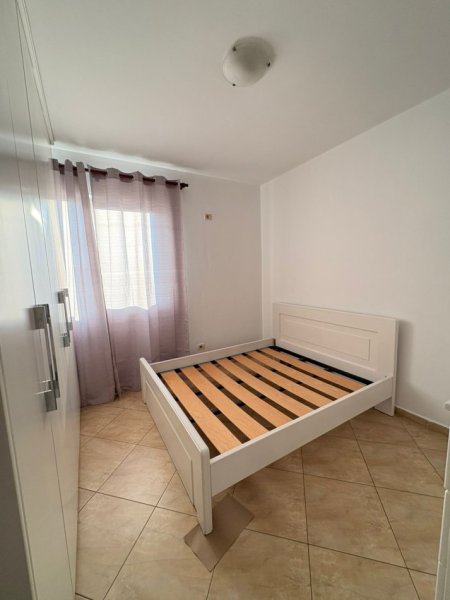 Tirane, jepet me qera apartament 2+1 Kati 7, 90 m² 550 € (Perballe Delijorgjit, Rruga Stavri Themeli)