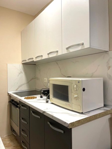 JEPET APARTAMENTI 1+1 ME QERA TEK SELVIA PRANË KOMPLEKSIT HALILI - 480 €uro