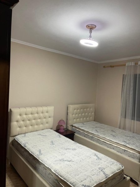 JEPET APARTAMENTI 1+1 ME QERA TEK SELVIA PRANË KOMPLEKSIT HALILI - 480 €uro