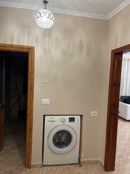 JEPET APARTAMENTI 1+1 ME QERA TEK SELVIA PRANË KOMPLEKSIT HALILI - 480 €uro