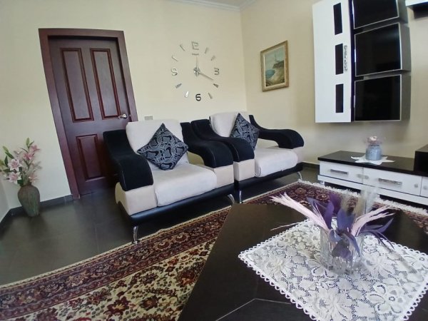 Tirane, jepet me qera shtepi 2+1 Kati 2, 90 m² 550 € (Siri Kodra prane Frigoriferit)