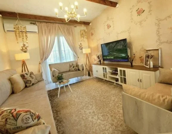 Tirane, shes apartament 2+1+Ballkon Kati 4, 100 m² 173.000 € (RRUGA SIRIR KODRA)