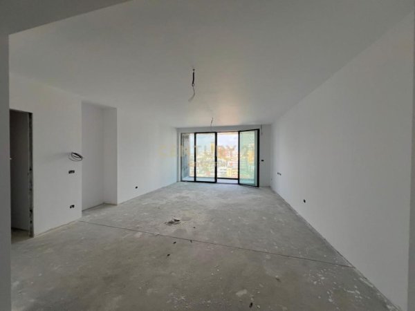 Tirane, shitet apartament 3+1 Kati 9, 174 m² 835.200 € (Qender)