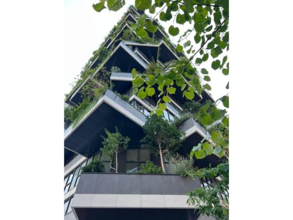 Tirane, shitet apartament 3+1 Kati 9, 174 m² 835.200 € (Qender)