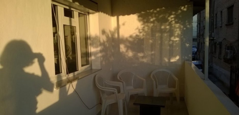 Tirane, jepet me qera apartament 1+1+Ballkon Kati 2, 60 m² 400 € 