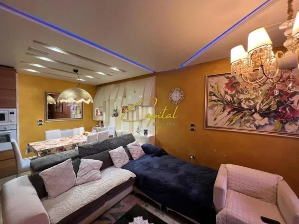 Tirane, jepet me qera apartament 3+1 Kati 5, 110 m² 750 € (ASTIR)