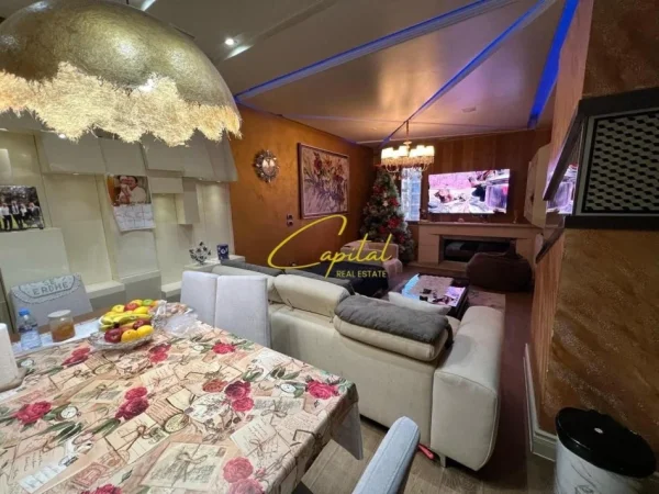 Tirane, jepet me qera apartament 3+1 Kati 5, 110 m² 750 € (ASTIR)