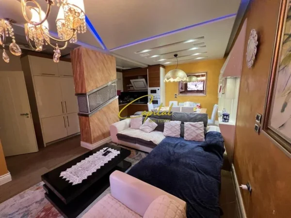 Tirane, jepet me qera apartament 3+1 Kati 5, 110 m² 750 € (ASTIR)