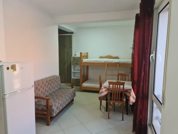 Tirane, jepet me qera garsonier 1+1 Kati 5, 36 m² 380 € (shkolla e bashkuar)