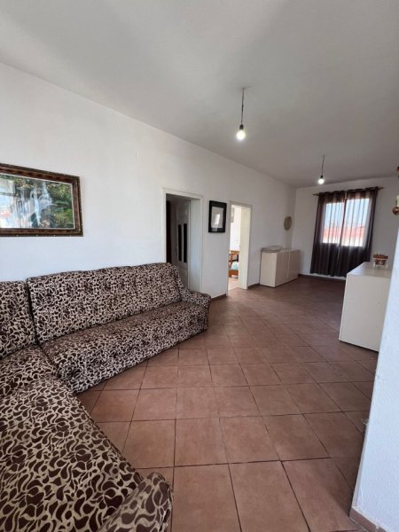 Tirane, jepet me qera apartament 1+1+Ballkon Kati 2, 60 m² 300 €