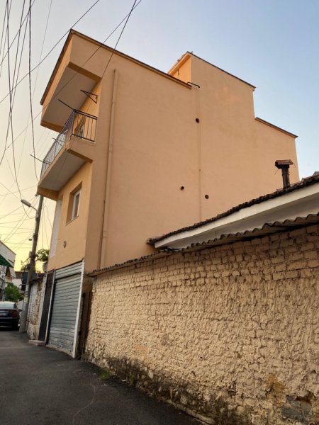 Tirane, jepet me qera nga Pronari, pa-komision shtepi 3 Katshe Kati 2, 120 m² 450 € (Rruga Ali Demi, prane fushes.)