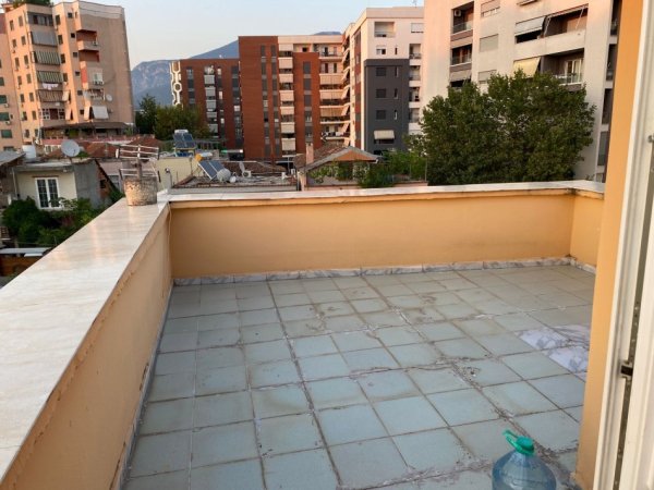 Tirane, jepet me qera nga Pronari, pa-komision shtepi 3 Katshe Kati 2, 120 m² 450 € (Rruga Ali Demi, prane fushes.)