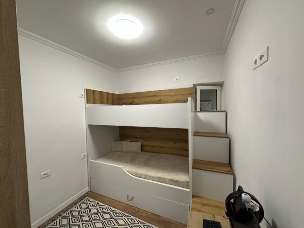 Tirane, jepet me qera apartament 2+1+Ballkon Kati 3, 72 m² 700 € 