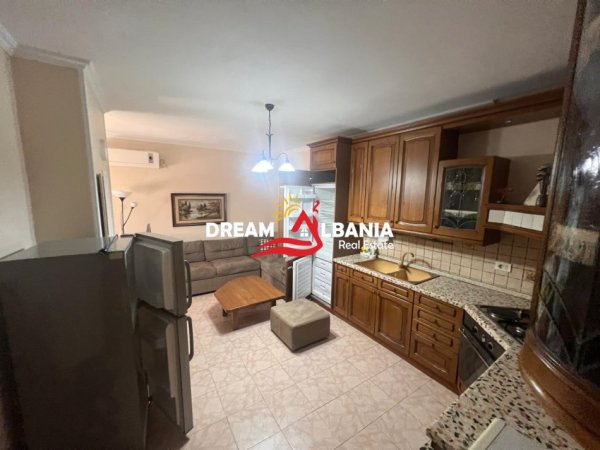 Tirane, jepet me qera apartament 2+1 , 101 m² 550 €