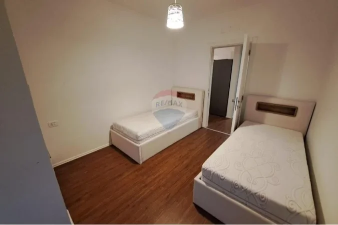 Shqiperi, jepet me qera apartament 2+1+Ballkon , 95 m² 750 € 