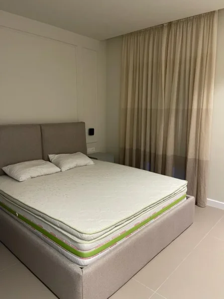 Tirane, jepet me qera apartament 2+1 Kati 4, 205 m² 2.000 € (LIQENI THATE)