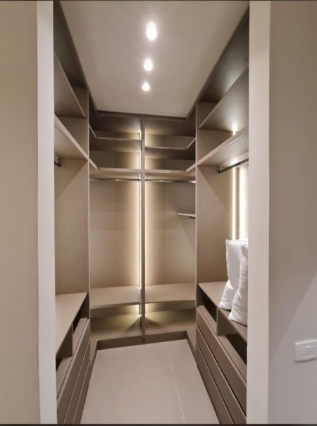 Tirane, jepet me qera apartament 2+1 Kati 4, 205 m² 2.000 € (LIQENI THATE)