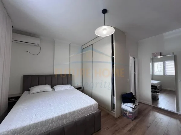 Tirane, jepet me qera apartament 2+1 Kati 2, 124 m² 800 €