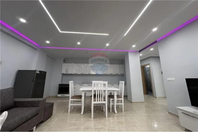 Tirane, jepet me qera apartament 2+1+Ballkon , 90 m² 600 € (Kopshti Botanik)
