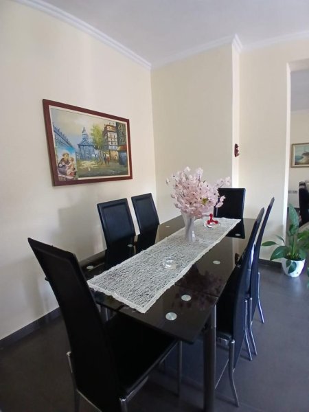 Tirane, jepet me qera apartament 2+1 Kati 2, 110 m² 550 € (pallati kontakt)
