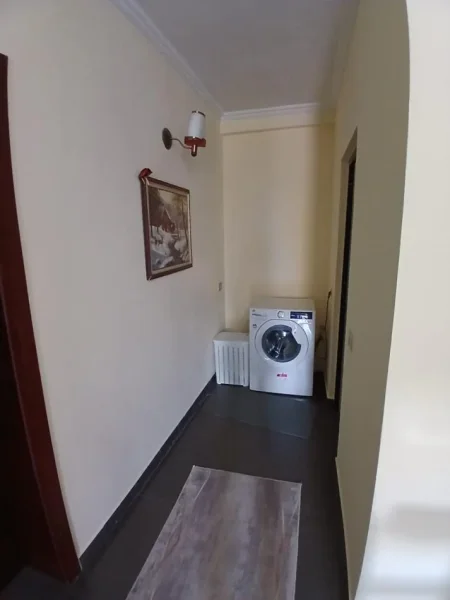 Tirane, jepet me qera apartament 2+1 Kati 2, 110 m² 550 € (pallati kontakt)