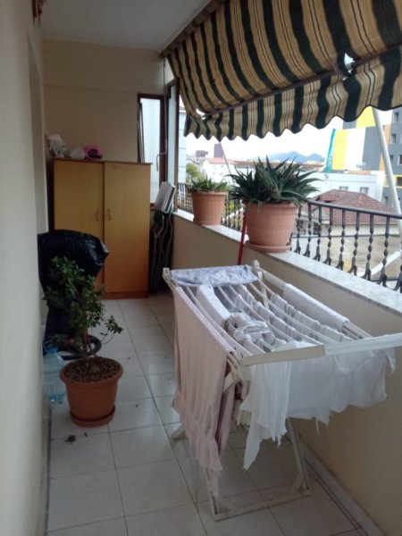 Tirane, jepet me qera apartament 2+1+Ballkon Kati 2, 90 m² 550 € 
