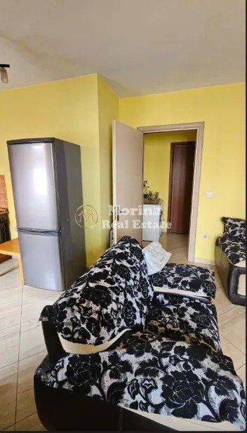 Tirane, jepet me qera apartament 1+1 Kati 5, 110 m² 450 € (Rruga Jordan Misja)