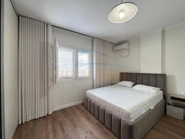 Tirane, jepet me qera apartament 2+1+Ballkon Kati 2, 124 m² 800 € (Selite)