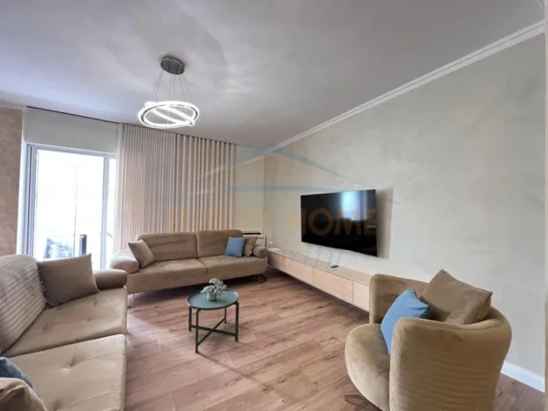Tirane, jepet me qera apartament 2+1+Ballkon Kati 2, 124 m² 800 € (Selite)
