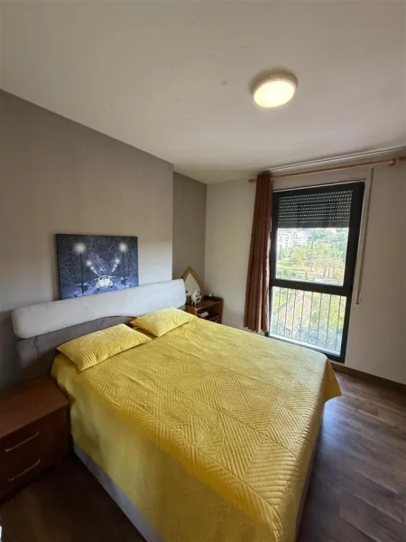 Tirane, jepet me qera apartament 1+1 Kati 8, 68 m² 650 € (PARKU OLIMPIK)