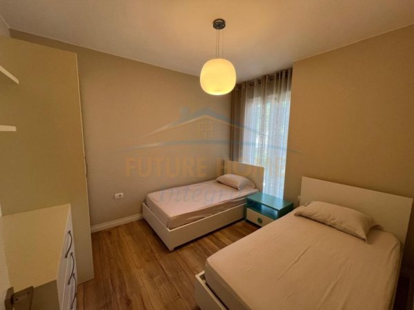 Tirane, shitet Vile 2 Katshe Kati 2, 257 m² 750.000 € (Gjiri i Lalezit)