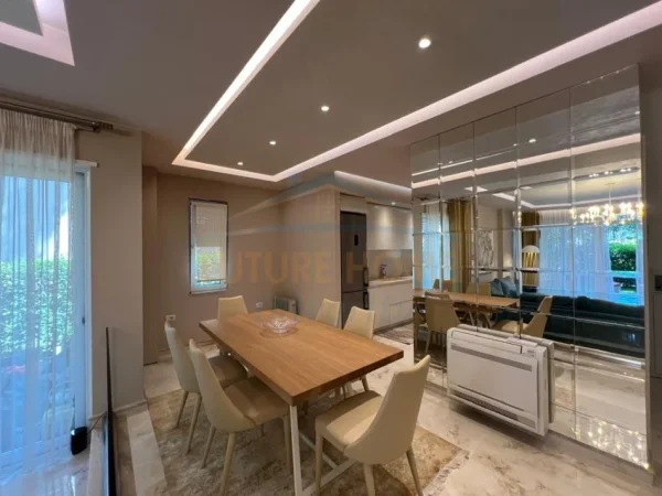 Tirane, shitet Vile 2 Katshe Kati 2, 257 m² 750.000 € (Gjiri i Lalezit)